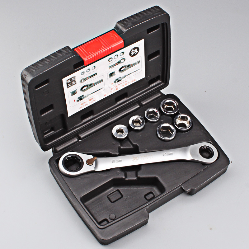 福冈双向可逆棘轮扳手套筒组套双梅花两用家用汽车维修工具FO3144