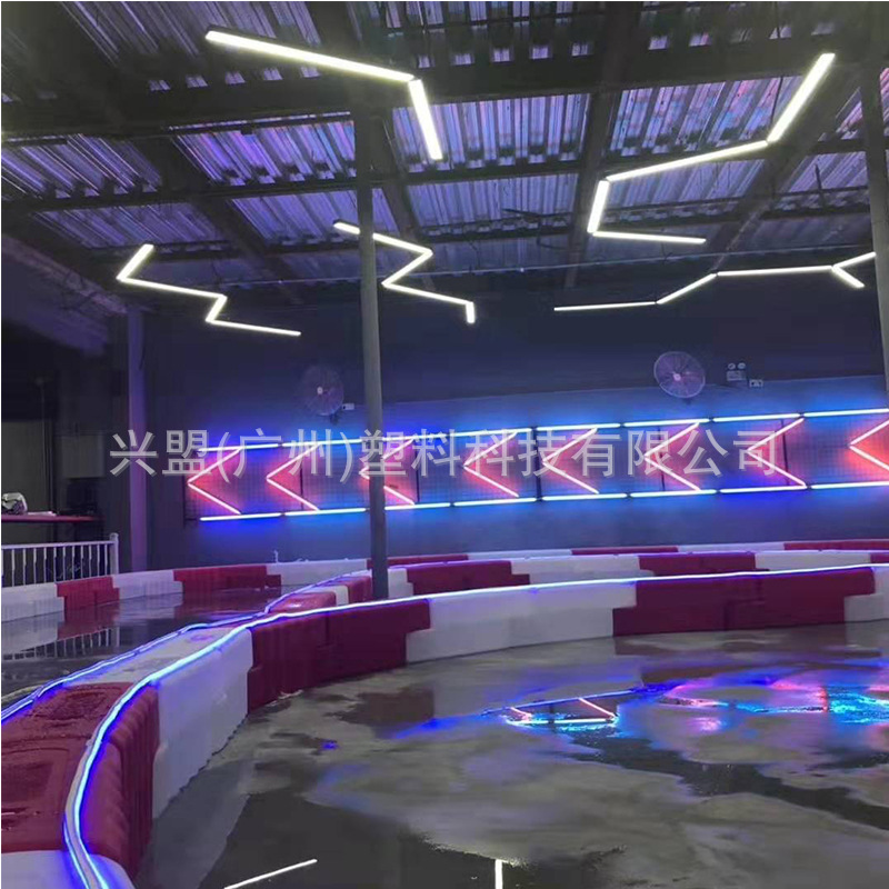 滚塑水马卡丁车围栏俱乐部PE防撞护栏室内外游乐设施赛道滚塑围挡