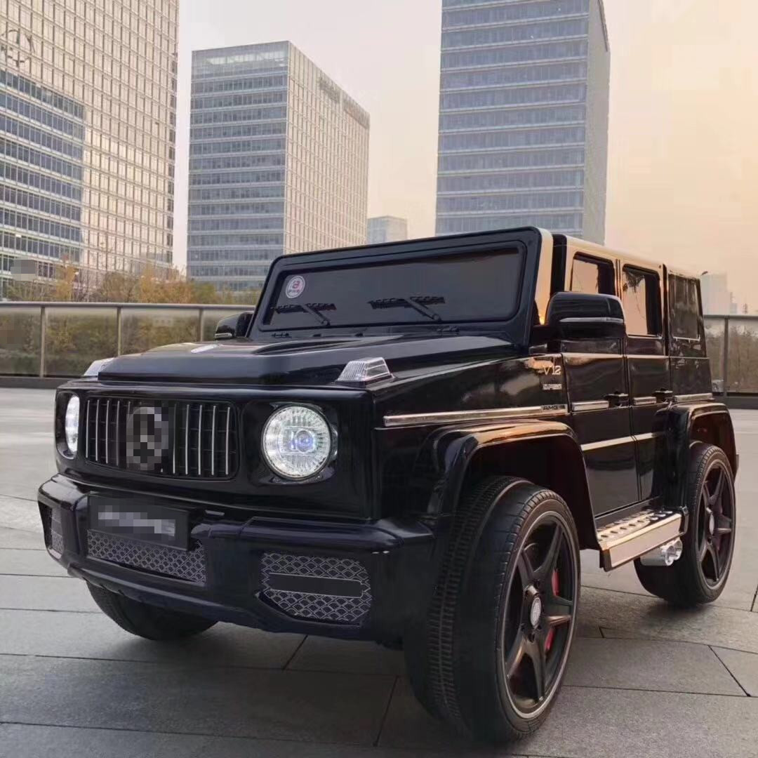 Electric four wheel drive electric car