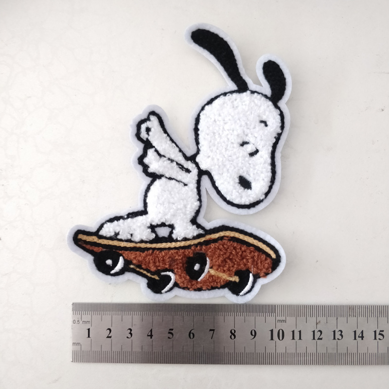 スヌーピー布ステッカー刺繍パッチバッジ子供服アクセサリー穴付きステッカー日本tシャツバッグ装飾diy