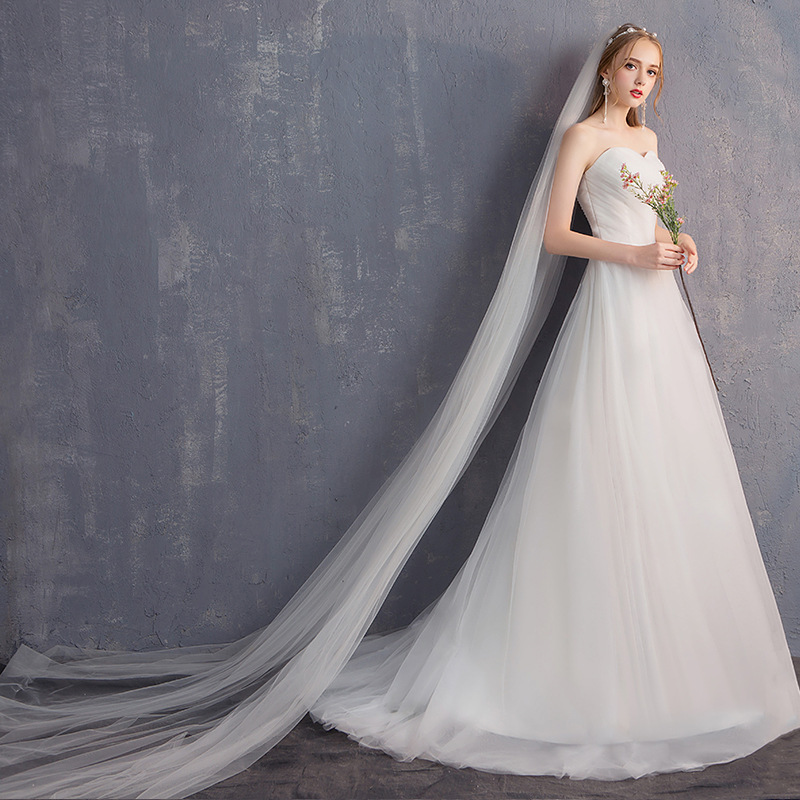 Nouveau modèle 2026 pour les mariées : robe bustier amincissante, style forêt, robe de mariée légère et féerique à longue traîne, inspirée par Hepburn._voghion.com
