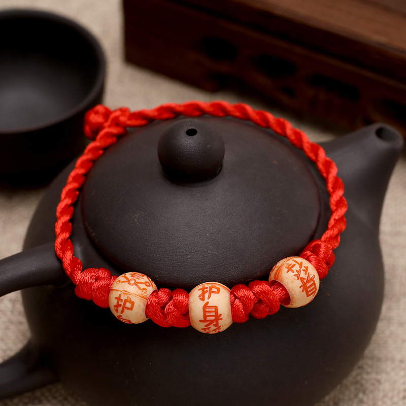 本命年红绳手链手工编织护身符扣结简约款红绳手绳厂家直销