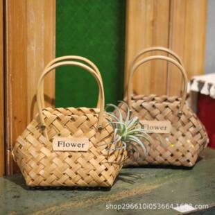 Hand-woven wood chips small flower basket simulated flower basket flower basket souvenir gift basket wedding birthday basket handbasketball