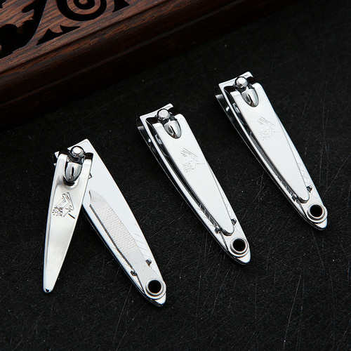 The shopkeeper recommends Qiangren QR602 nail clippers, small flat head nail clippers, unisex nail clippers wholesale