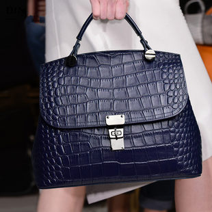 Capacious one-shoulder bag, bag strap, shoulder bag, European style, crocodile print, genuine leather