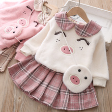 2281 韩版女童秋冬长袖娃娃领套装卡通针织毛衣+短裙二件套送包包