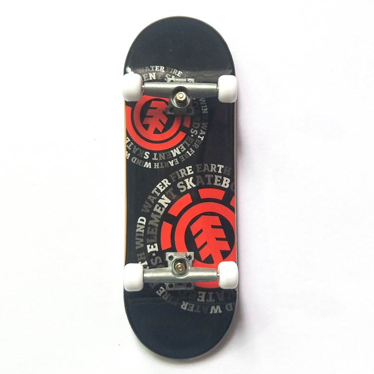 검은 케이크(사포로 붙임)