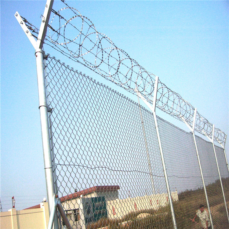 镀锌隔离栅5mm钢丝编织勾花网海关检验区围挡网角铁边框护栏