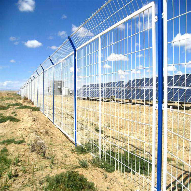 光伏电厂护栏网 光伏电站围栏网 光伏电厂隔离栅供电所网围栏厂家