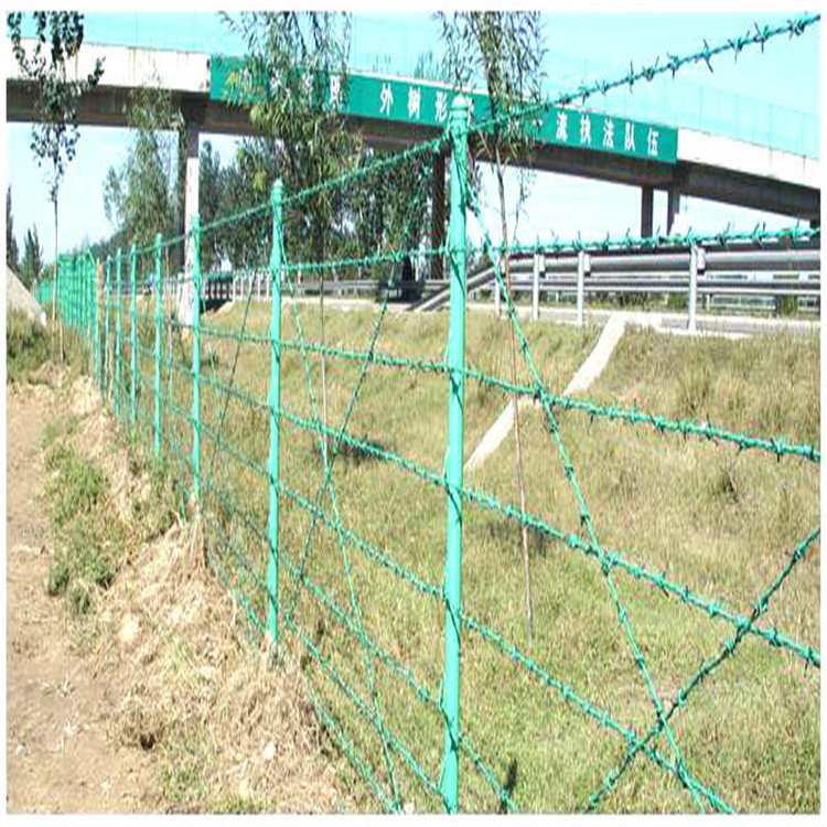 现货高速刺丝隔离栅包塑带刺铁丝防攀爬双丝拧编果园围栏工厂自营