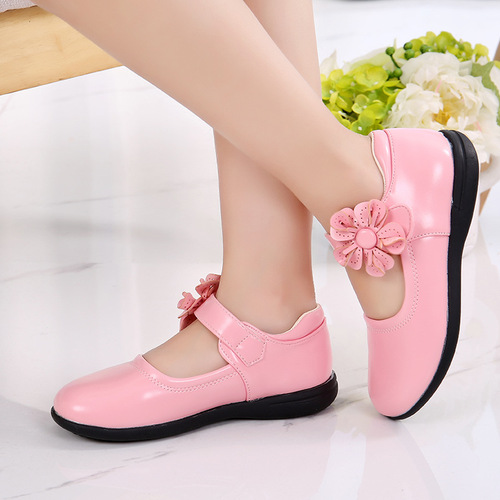 Children's shoes, girls' leather shoes, spring and autumn 2024 new style, medium and large children's soft-soled black princess shoes, Korean style student performance shoes
