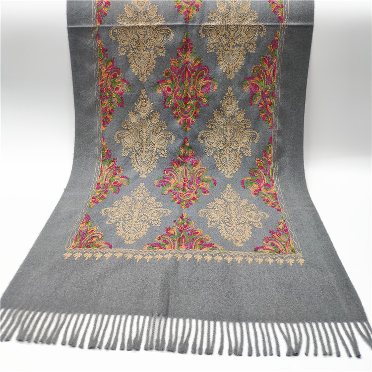 Yunnan otoño y invierno bufandas bordadas de cachemira patrón floral de frisa espesa pañuelo estilo nacional al por mayor