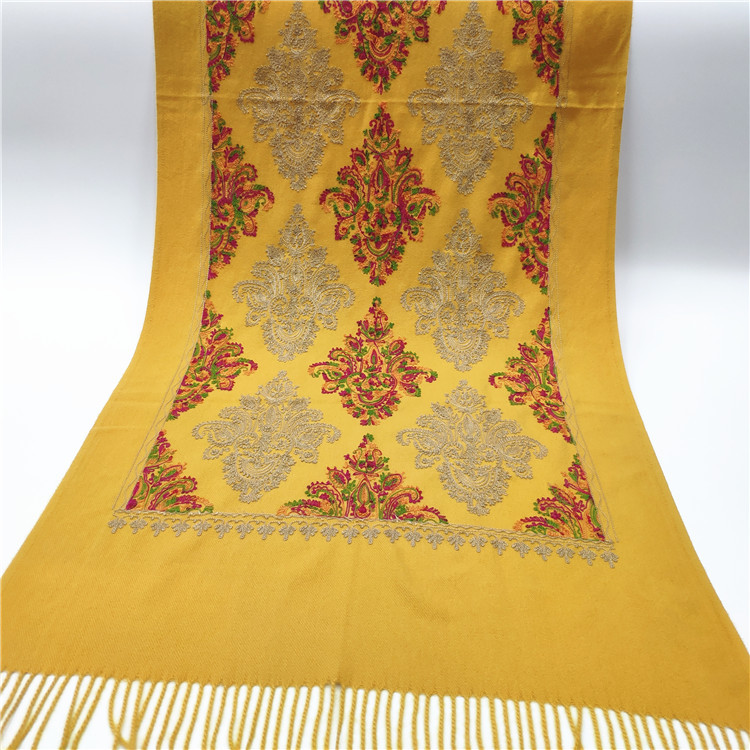 Yunnan otoño y invierno bufandas bordadas de cachemira patrón floral de frisa espesa pañuelo estilo nacional al por mayor