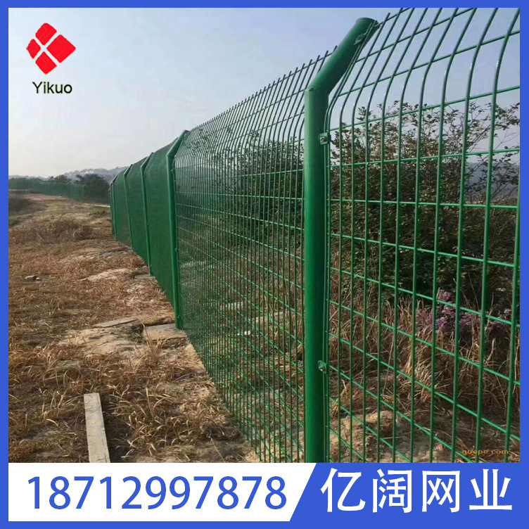 绿色铁框架护栏网双边丝护栏网绿色围栏网边框护栏网果园防护网