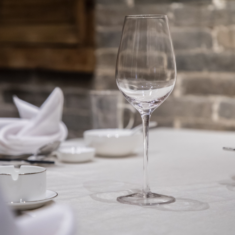 Vidrio de vino tinto de cristal de estilo europeo 2 copa de espuma de vino tinto hogar fábrica de vidrio al por mayor puede ser enviado en nombre