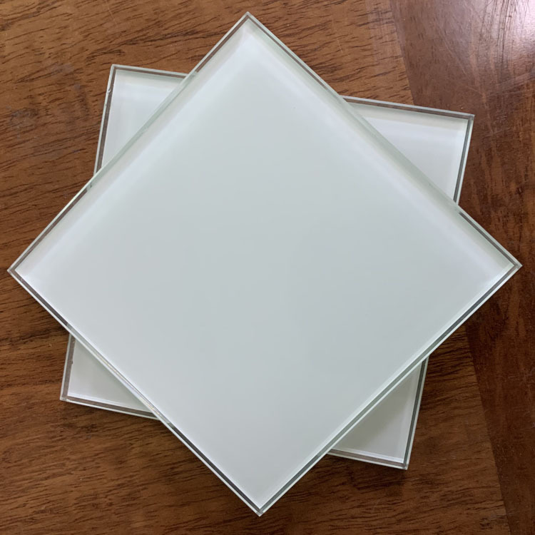 安全环保烤漆玻璃 深圳炙手可热长时间耐温烤漆钢化玻璃厂