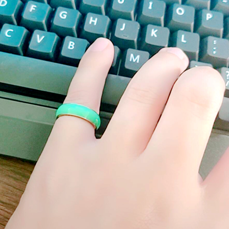 Anillo de gota de aceite de acero de titanio de calcedonia de imitación de diseño de moda, anillo de pareja popular de alta gama para mujer, joyería transfronteriza europea y americana al por mayor