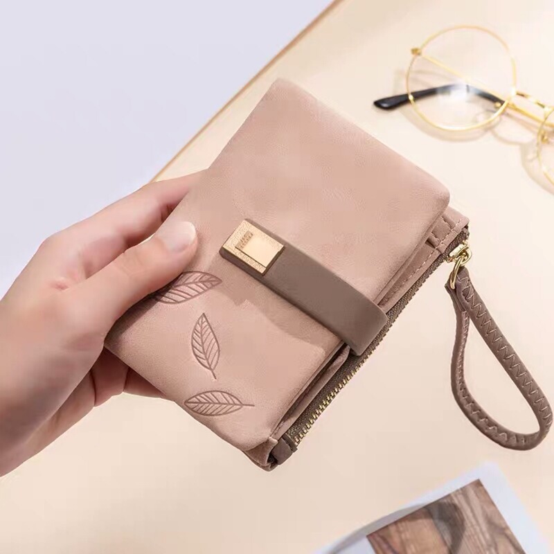 Amazon Cross-Border Women's Short Wallet European and American Retro Frosted Zipper Clasp Leaf-Shaped Women's Handbag in Stock Amazon Cross-Border Women's Short Wallet European and American Retro Frosted Zipper Clasp Leaf-Shaped Women's Handbag in Stock