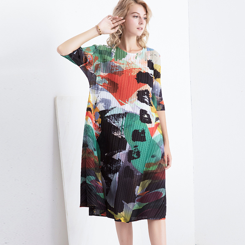 Mom's Loose dress Summer New Women's Miyake Round Neck Printed Waistband Wrinkle Over-the-Knee Dress