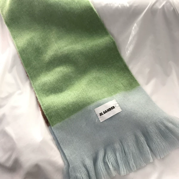 Green, wide color palette