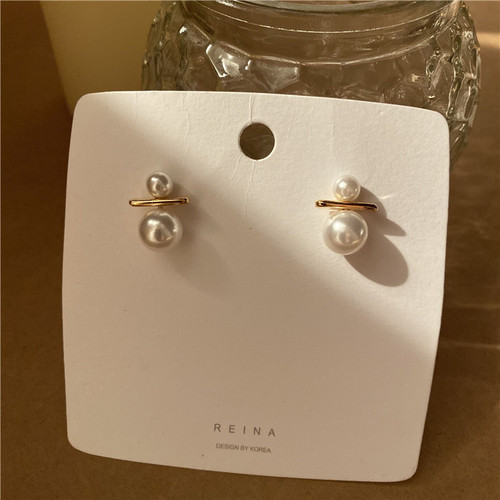 Simple temperament, versatile size pearl earrings, Korean retro French gentle earrings, women's cold style earrings