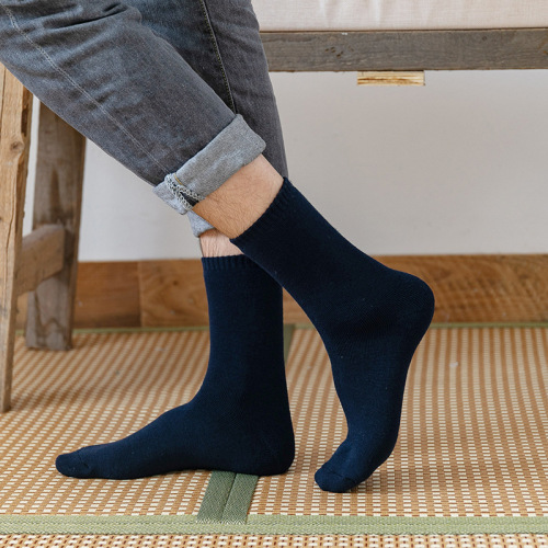 Autumn and winter velvet thickened terry mid-calf socks men's classic solid color casual cotton warm socks wholesale for men