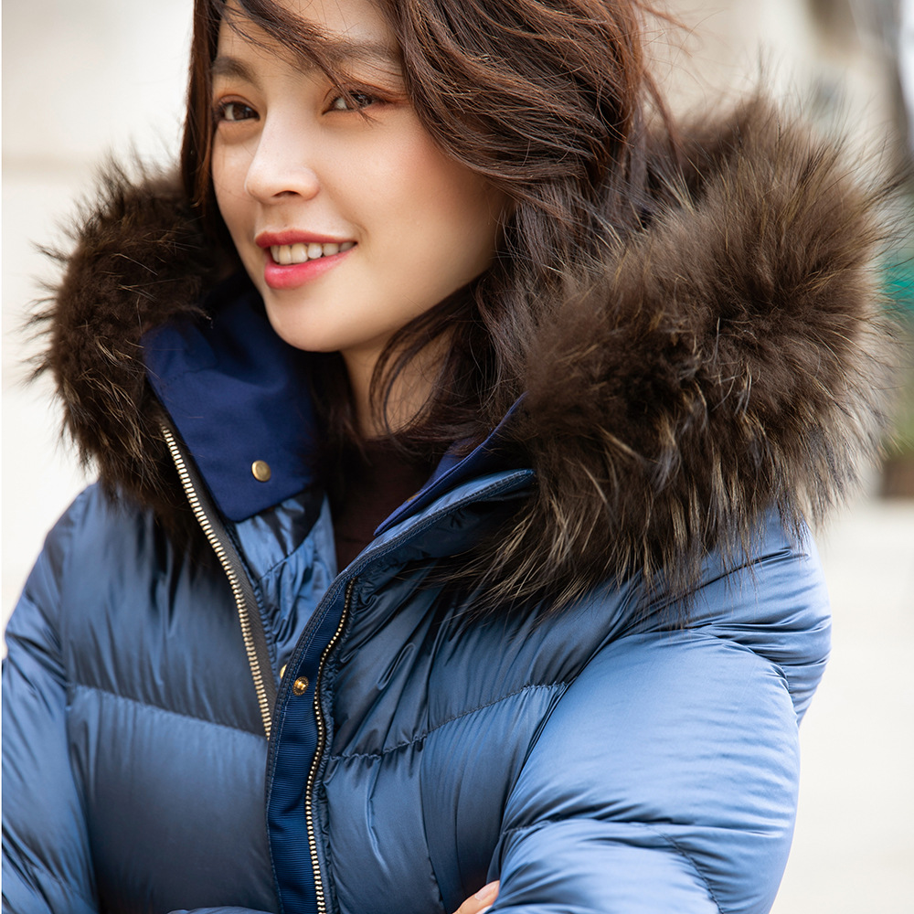 Sheng Hong Yan Selected 22 Winter New Hooded Temperament Warm Wool Collar Joker Short Down Jacket Women's 2117