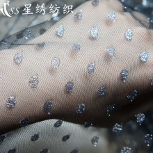 �y���Ứ�W���y�z�A�c�pɫ��ܛ�H�w�W������Ů�b������鼆����