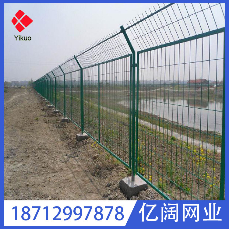 厂区圈地隔离栅现货护栏网厂家公路双边丝护栏网浸塑铁丝网围栏