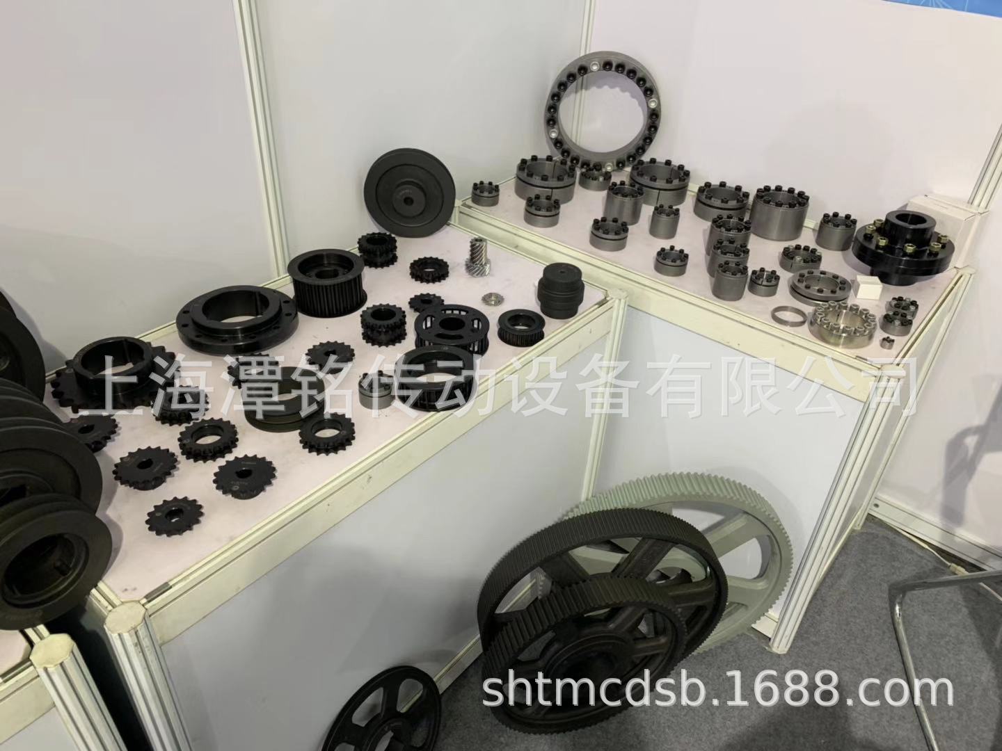 厂家供应胀套 、万向接头、胀紧套、 各种型号尺寸的帐套、万向节