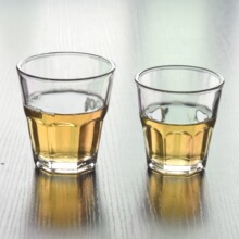 厂家现货透明玻璃啤酒杯创意KTV酒吧专用洋酒杯高白料八角杯钢化