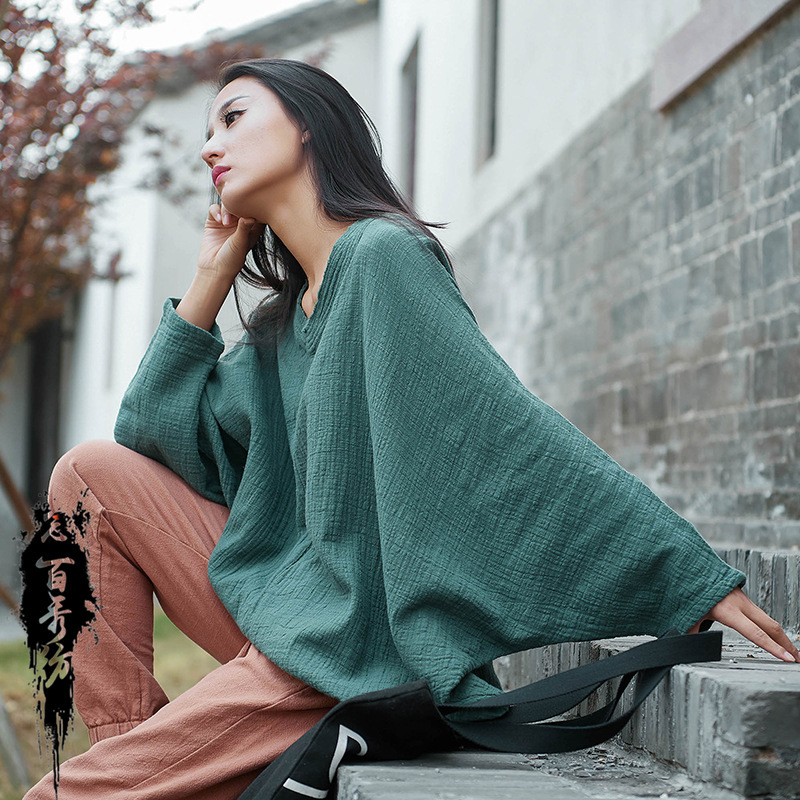 2026 Autumn New Cotton and Linen Women's Clothing Collection: Nianbaixiu National Style Retro Texture Slimming Pullover V-Neck Batwing T-Shirt