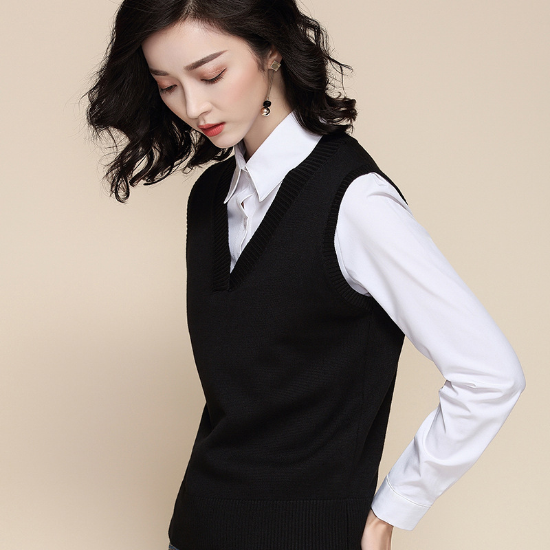 Autumn and Winter Plus-Size Knitted Vest for Women, Loose Pullover V-Neck Sweater Vest, Thin and Slimming for Plus-Size Women