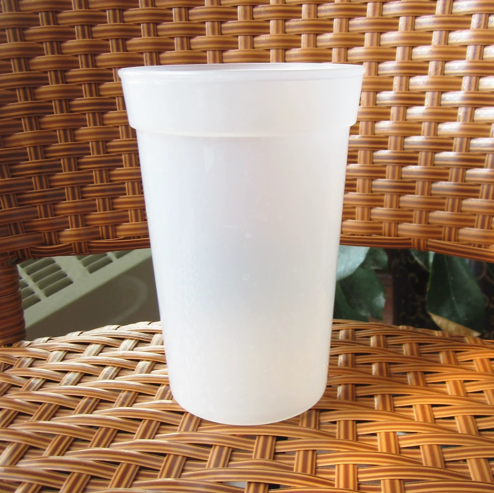 Температура-чувствительный горячий цвет-изменяя чашку горячий и холодный цвет-изменяя чашка PP пластичная квадратная чашка логотип термохромные чашки