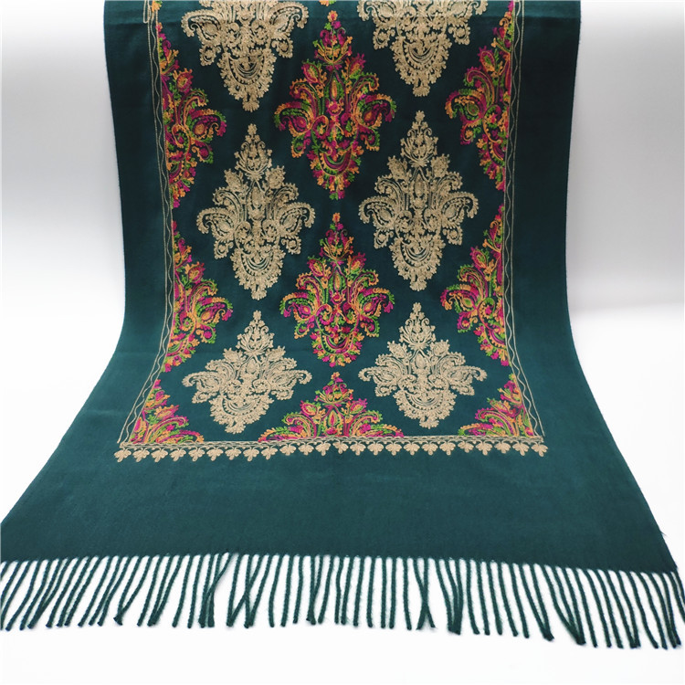 Yunnan otoño y invierno bufandas bordadas de cachemira patrón floral de frisa espesa pañuelo estilo nacional al por mayor