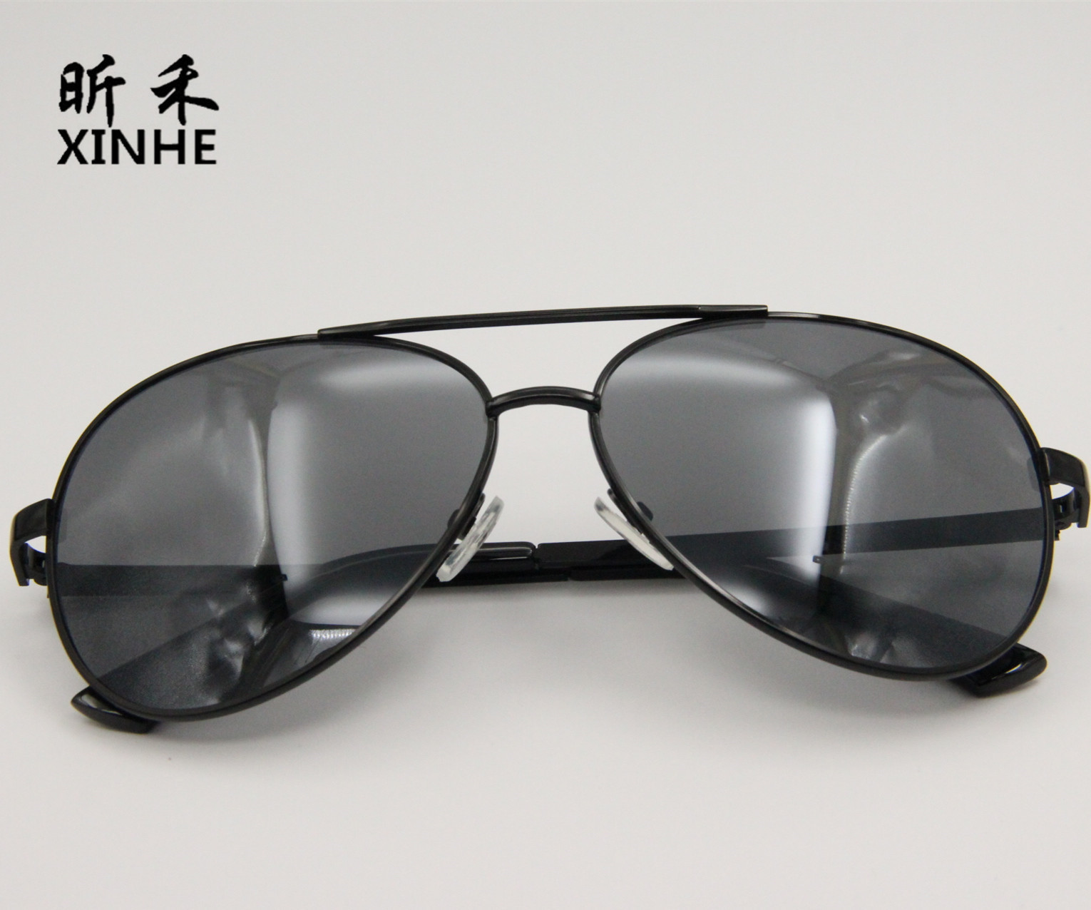Classic fashionable two-color sunglasses for men and women