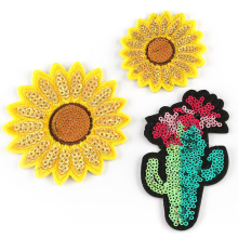 PET珠片绣亮片向日葵仙人掌服装辅料绣花标背胶补丁贴刺绣布贴