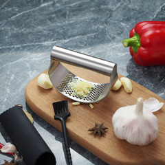 Food-grade mini stainless steel garlic press, ring-handled garlic press, manual ginger garlic paste masher
