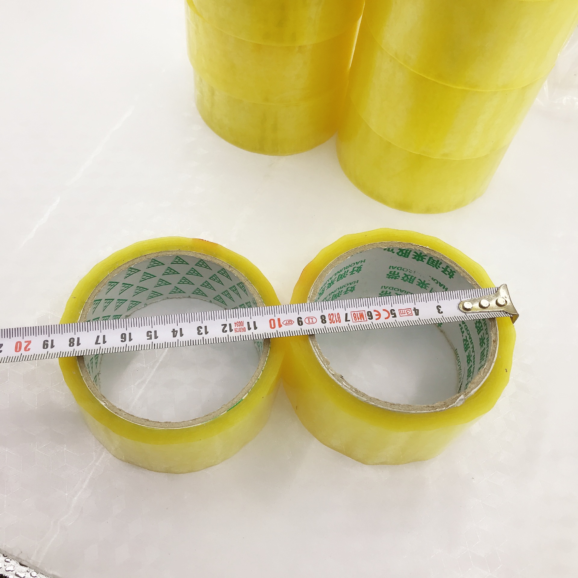 4cm de ancho unos 40 metros transparente un rollo de 8 cinta de sellado dos yuanes tienda por mayor