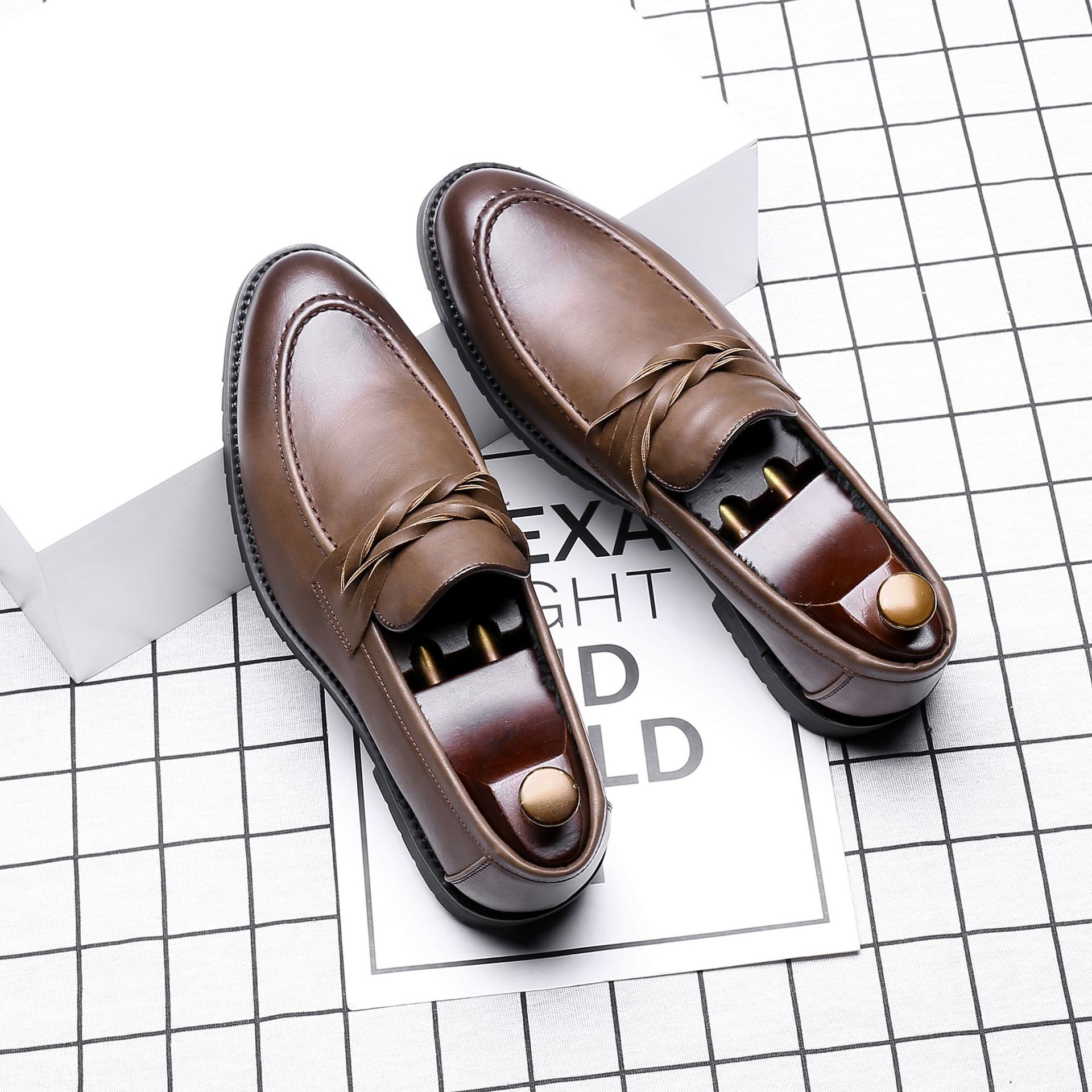 �Ͱ�������װƤЬһ�ŵź�����ƤЬ����Ӣ�����е�Ь 6920