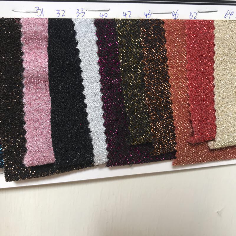 Exterior sola Venta caliente brillante de punto elástico poliéster amoníaco cebolla en polvo grueso hilo de tela vestido de tela multicolor KG al por mayor