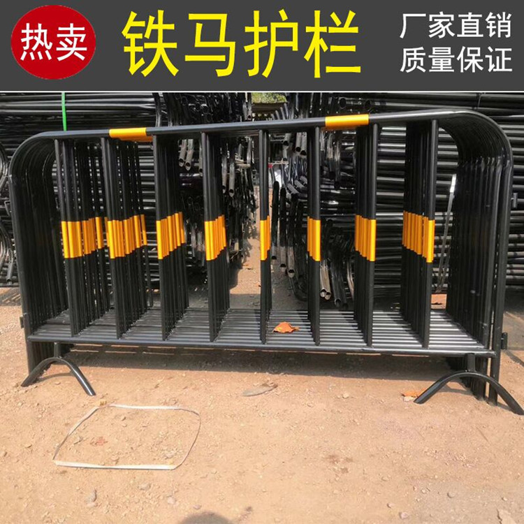 厂家生产移动铁马护栏交通施工临时护栏黄黑红白铁马护栏临时围栏
