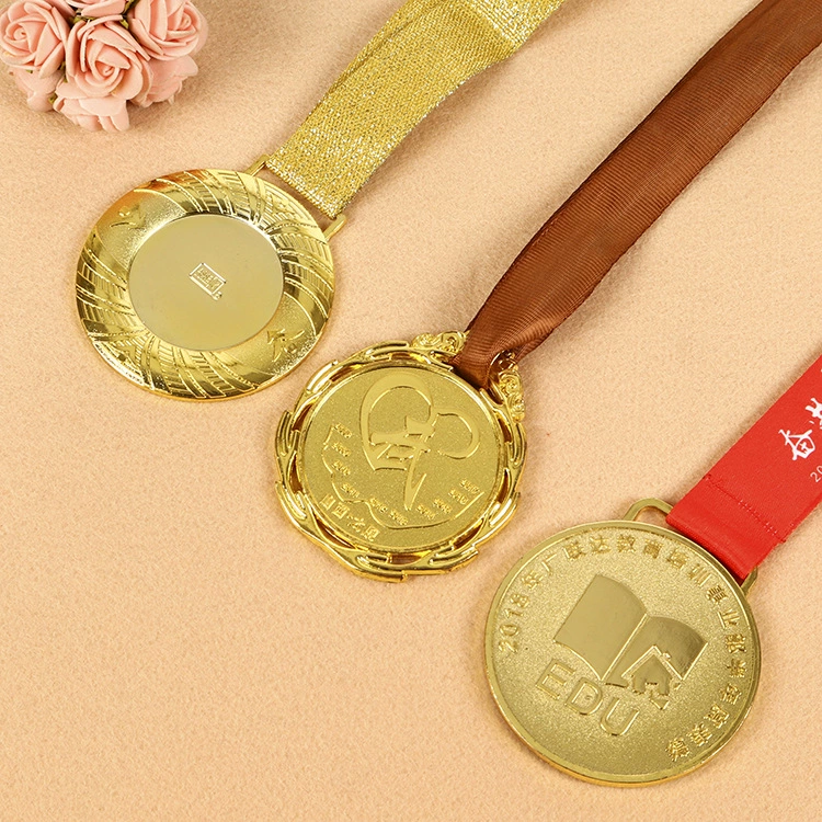Производители изготавливают металлические медали, медали из цинкового сплава для марафонов, медали для спортивных соревнований, значки, которые могут быть индивидуально настроены.