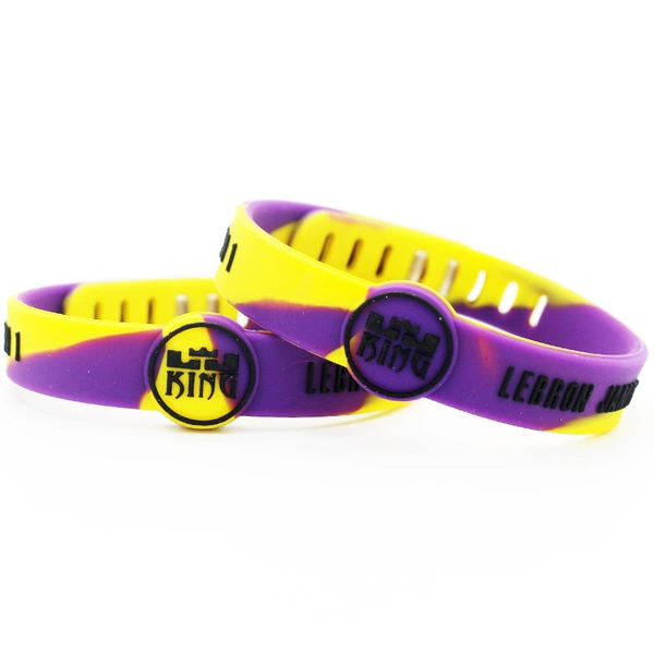 Adjustable camouflage bracelet
