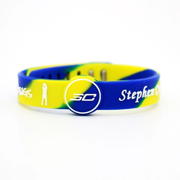 Adjustable camouflage bracelet