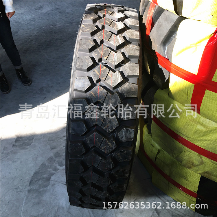 13R22.5 真空卡车货车轮胎 钢丝胎平板车轮胎大块花纹