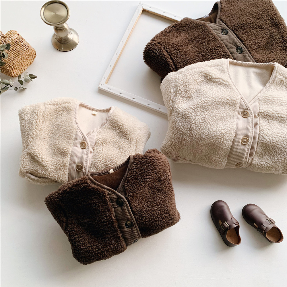 Suéter para padres e hijos engrosado 2023 Invierno Corea del Sur ropa para niños al por mayor abrigo de lana de cordero para niños abrigo de algodón acolchado para mujeres