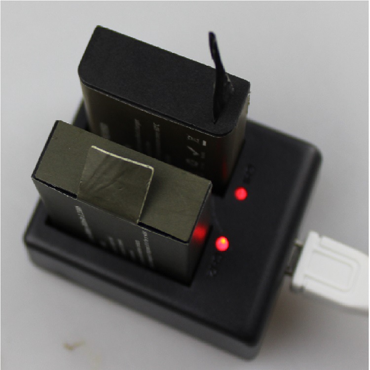 TYPEC充电口运动DV电池充电器5代双槽充电器4.2V750MA电池充电器