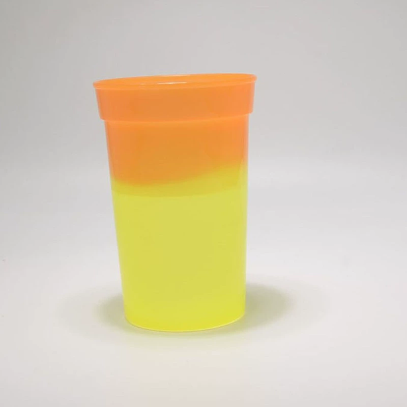 Чувствительная к температуре чашка изменения цвета PP пластичная высокая температура изменения цвета чашка низкая температура холодная чашка изменения цвета может быть напечатана логотипом