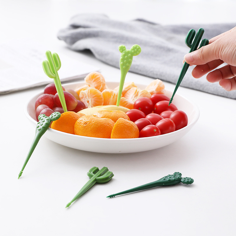 Cartoon sophisticated dessert fruit fork
